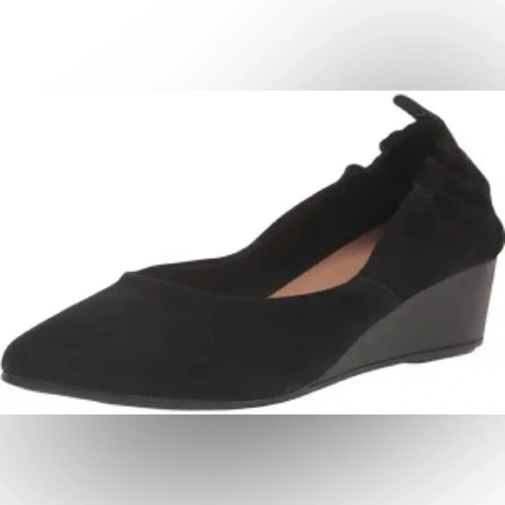 Blondo Waterproof Black Suede Wedge‎ Etta Pumps Size 8